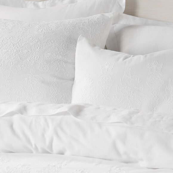 Rare Pottery Barn Adette White Embroidered Standard Shams set of 2 - Picture 1 of 5